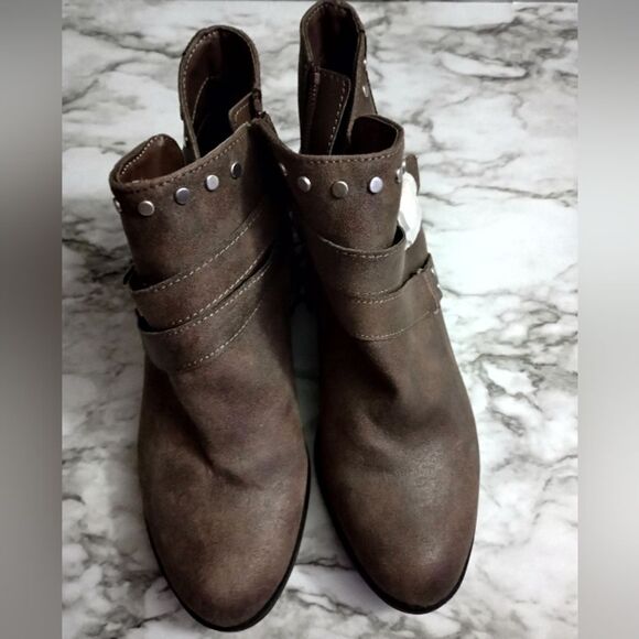 ANA Alford Brown Faux Suede Ankle Boot Size 7.5 - Picture 2 of 10